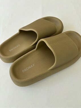 Unisex, Bronax slides, khaki/tan, worn 
Once, size 7.0- 7.5